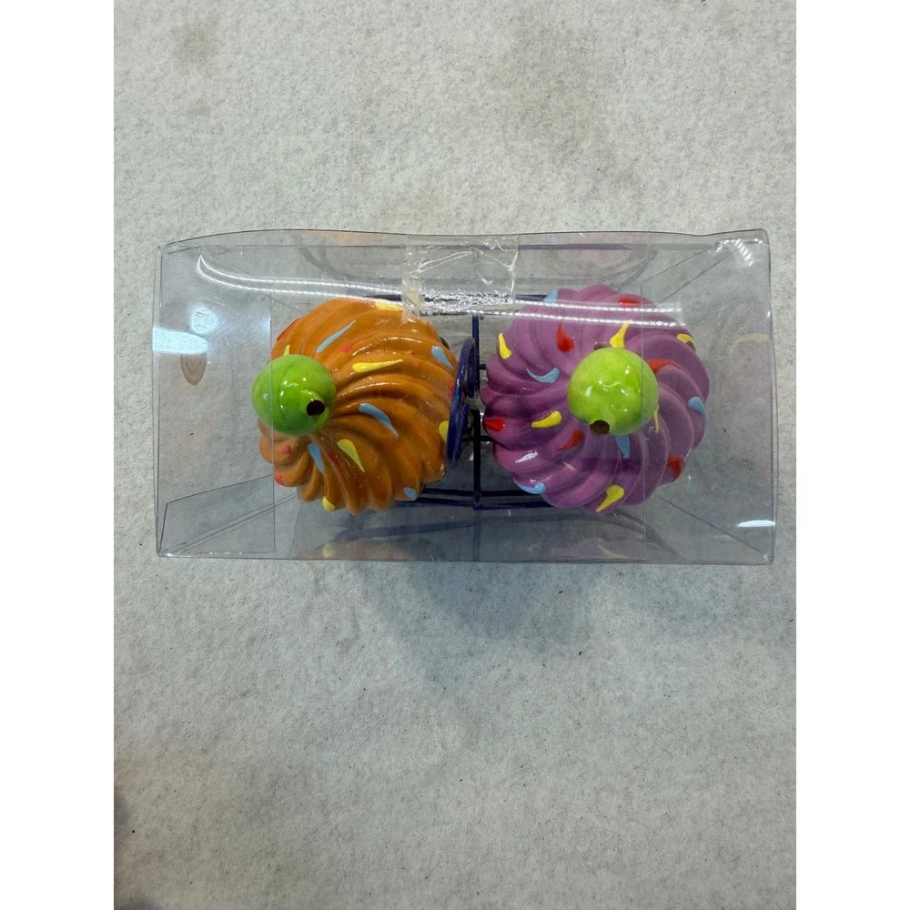 CIB Ceramic Cupcake Salt and Pepper Shakers Set with Blue Metal Caddy Rack NEW
